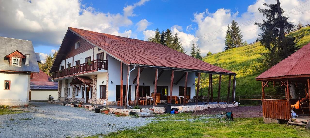Pensiunea Trei Brazi Arieşeni Exterior foto